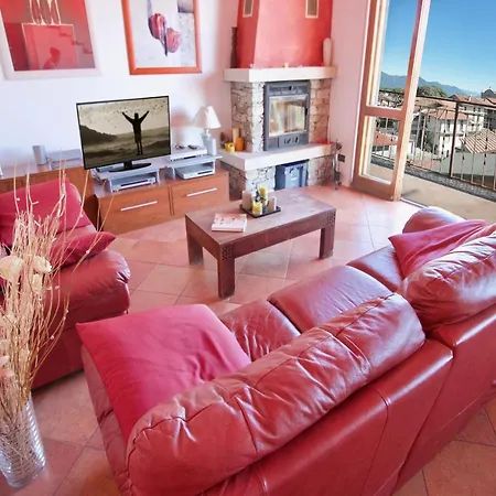Villa Calogna Sleeps 8 *