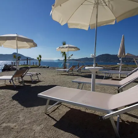 Villa Calogna Sleeps 8 *